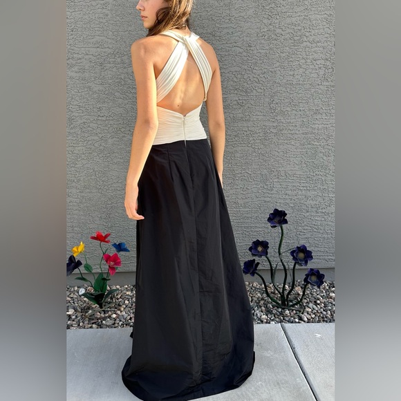 NWT BCBGMaxAzria Gardenia Halter Neck Gown Pleated Cream Crepe & Black Taffeta - Picture 12 of 13